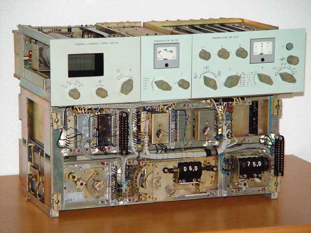 EKV13 Kurzwellenempf�nger mit abgenommener Frontplatte